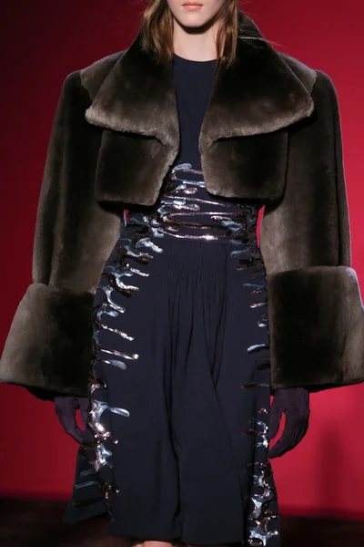 Look 3